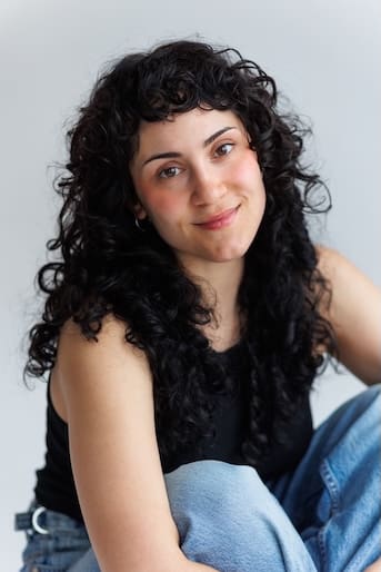 Paula Rios actriz bilingue Joyful Education Paula Rios actriz bilingue Joyful Education